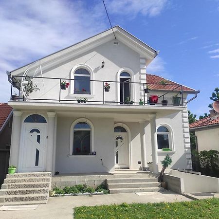 Ivana Belgrad Exterior foto